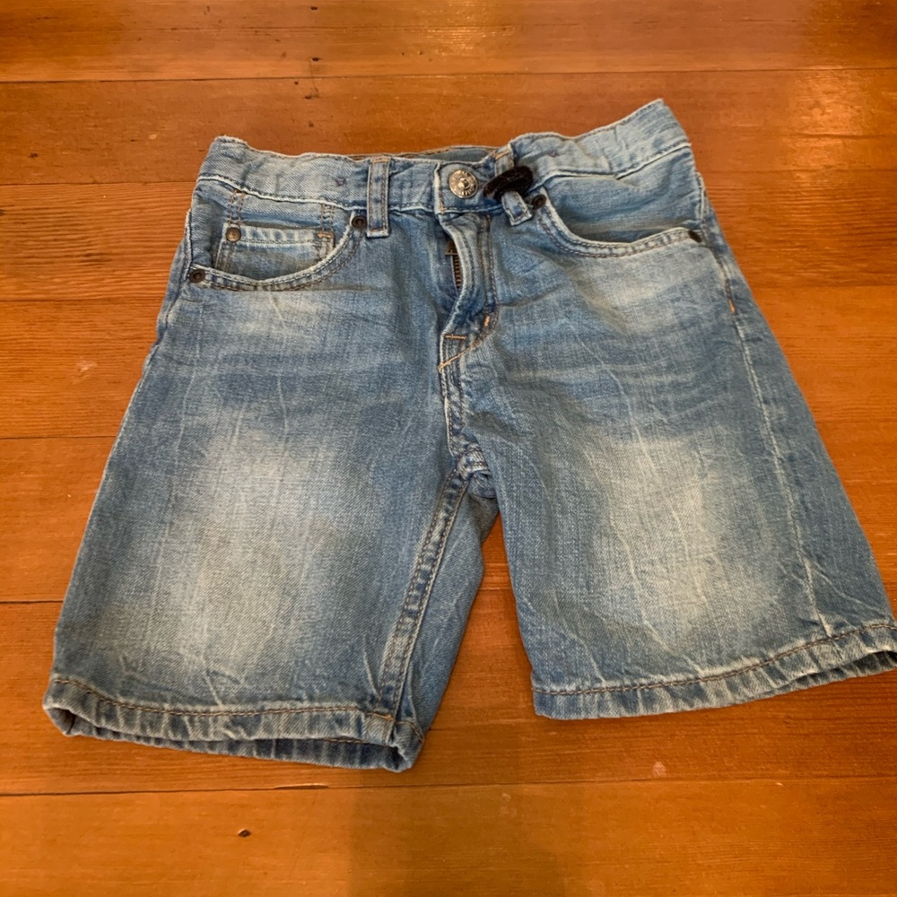 H&M blue jean shorts boys size 3-4Y denim